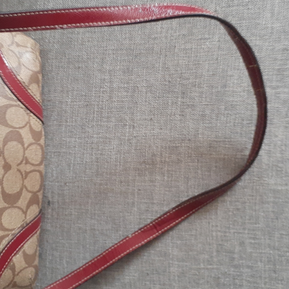 Coach peyton tan signature crossbody bag purse - Picture 6 of 13